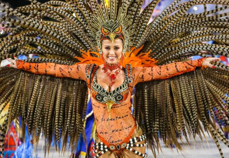 Tatiana Breia é a nova musa da Unidos do Jacarezinho