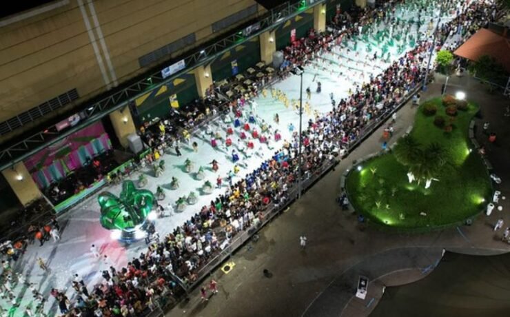 Três noites de desfiles revelam a nova identidade sonora do carnaval na Cidade do Samba