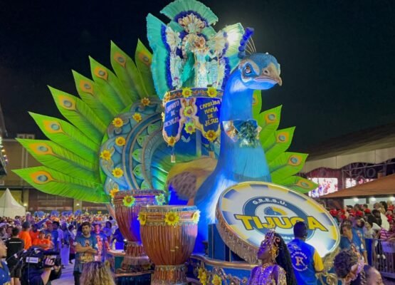 Unidos da Tijuca retoma fôlego e reacende esperanças com minidesfile intenso