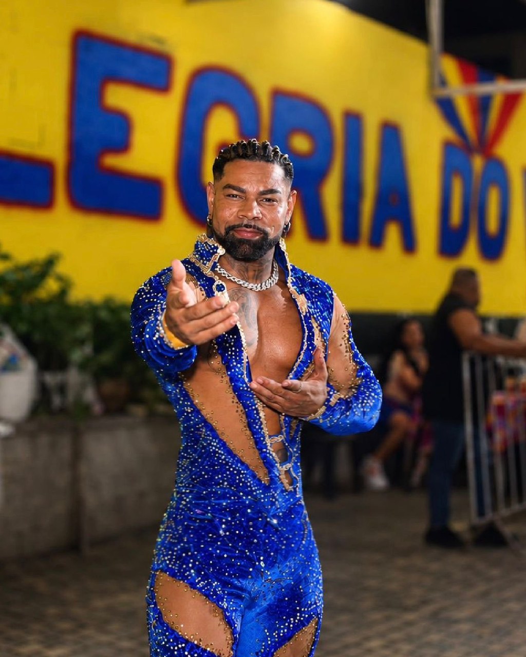 Anderson Reis volta com tudo na bateria da Alegria do Vilar