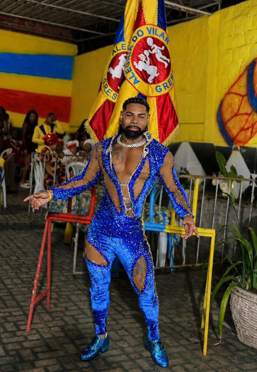 Anderson Reis volta com tudo na bateria da Alegria do Vilar