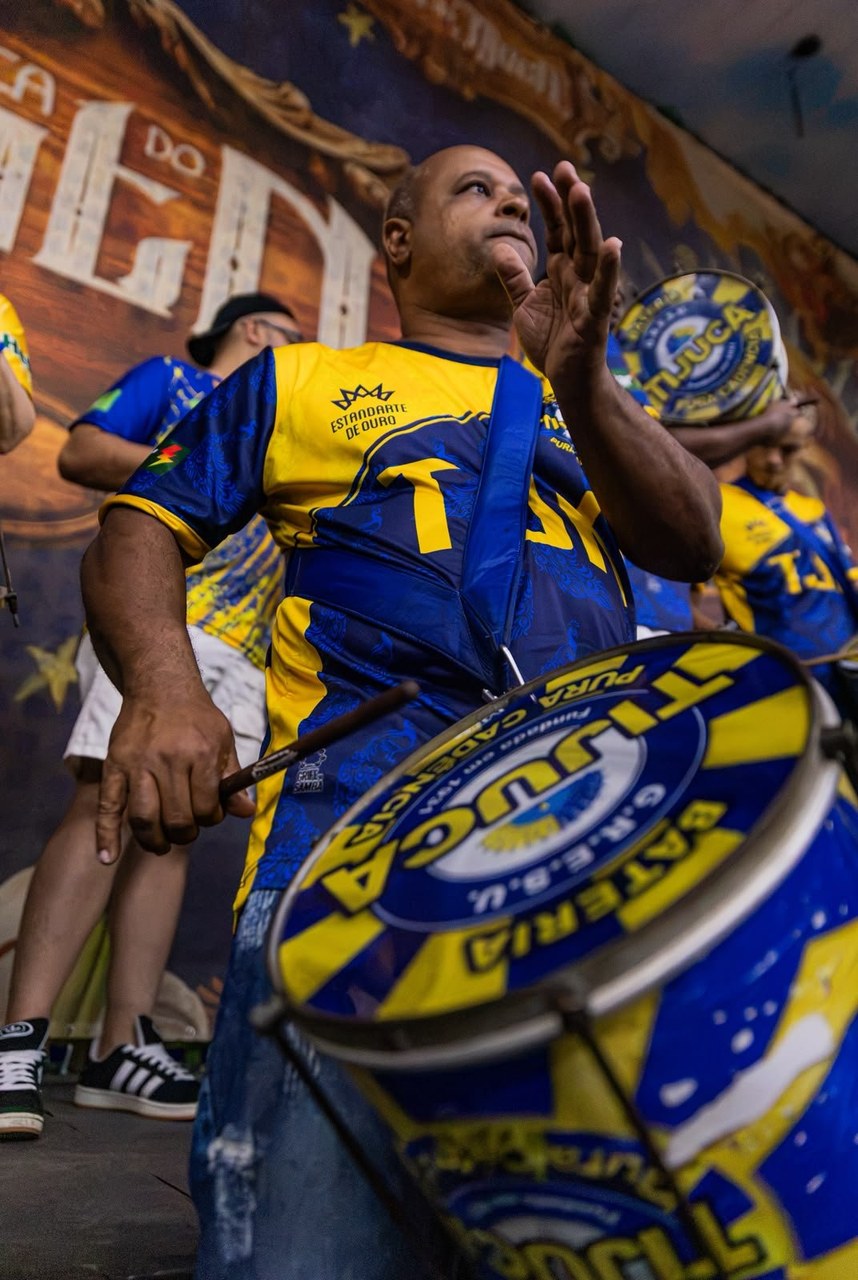 Coração azul e amarelo! Unidos da Tijuca define os cinco sambas na disputa