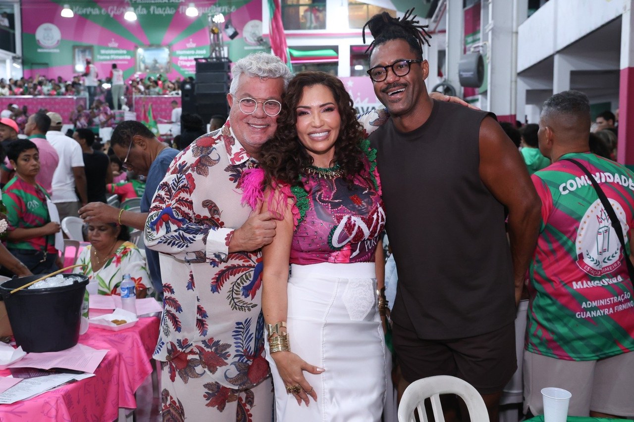 Mangueira classifica o samba 3 e leva a comunidade para a próxima fase