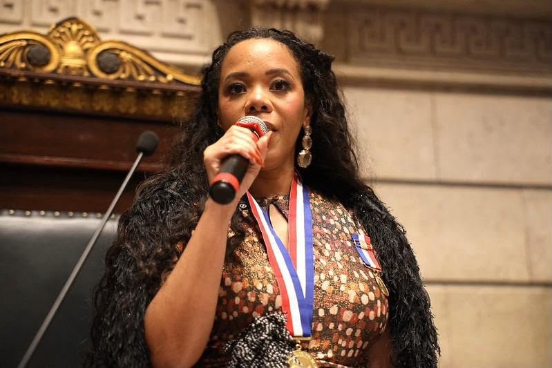 Rafaela Bastos é homenageada com a Medalha Pedro Ernesto
