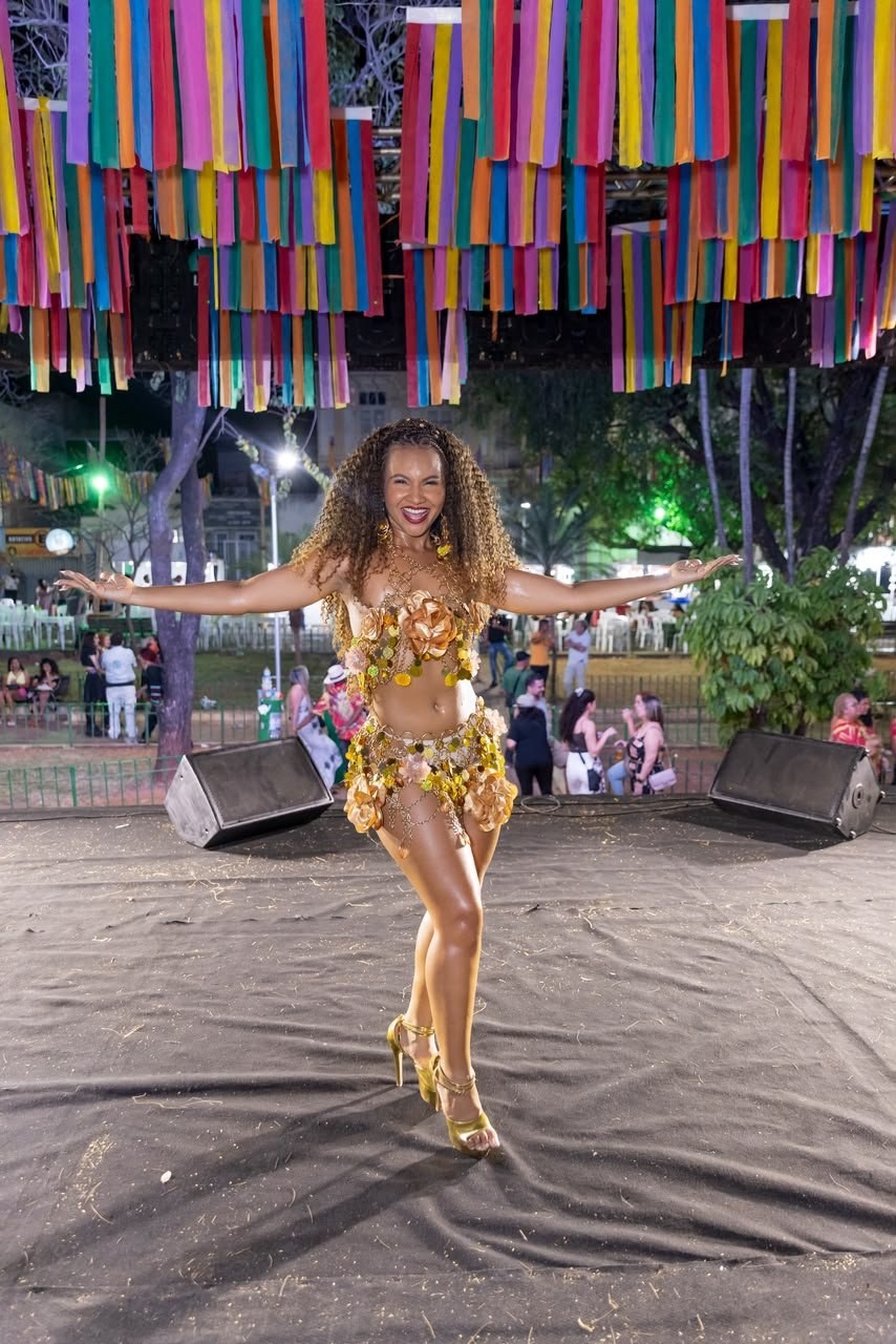 Rayane Dumont vai a Montes Claros e respira a história que moldou Darcy Ribeiro
