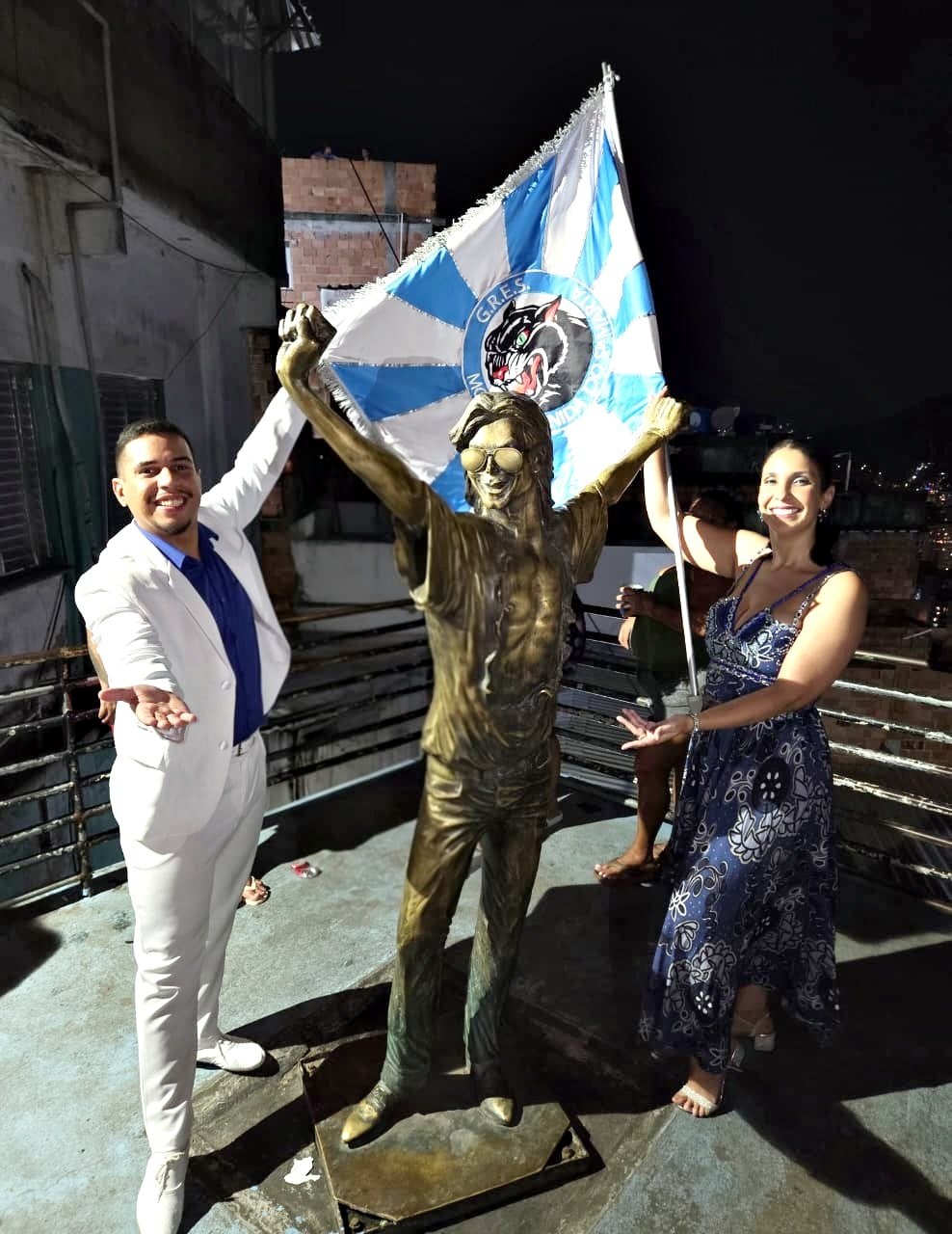 Santa Marta escolhe seu samba na semifinal deste domingo