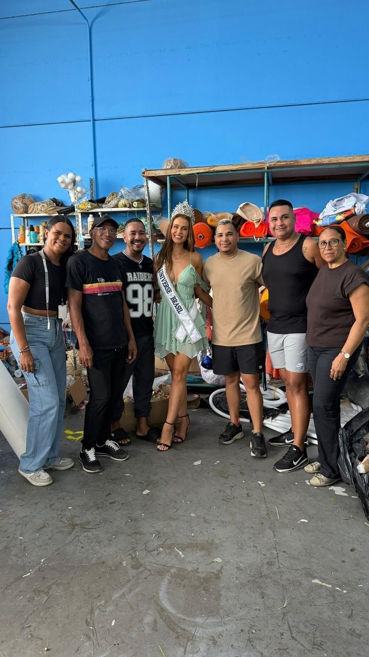 Corte do Miss Universo invade o barracão da Vila Isabel para conhecer a magia de 2027