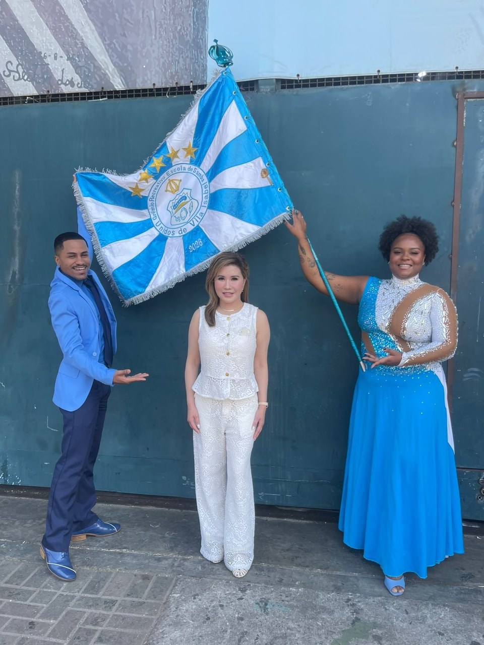 Corte do Miss Universo invade o barracão da Vila Isabel para conhecer a magia de 2027