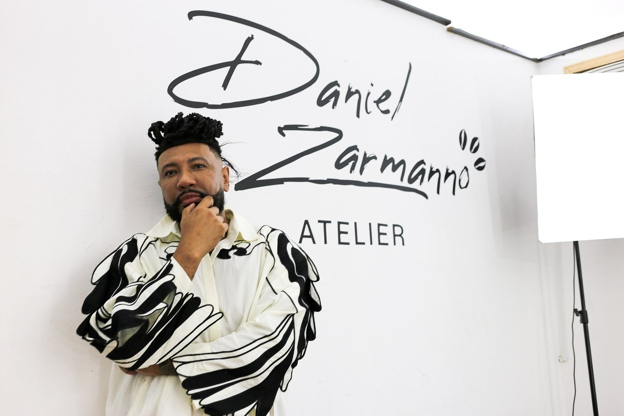 Dentro do ateliê de Daniel Zarmanno, a magia do Carnaval 2027 já acontece