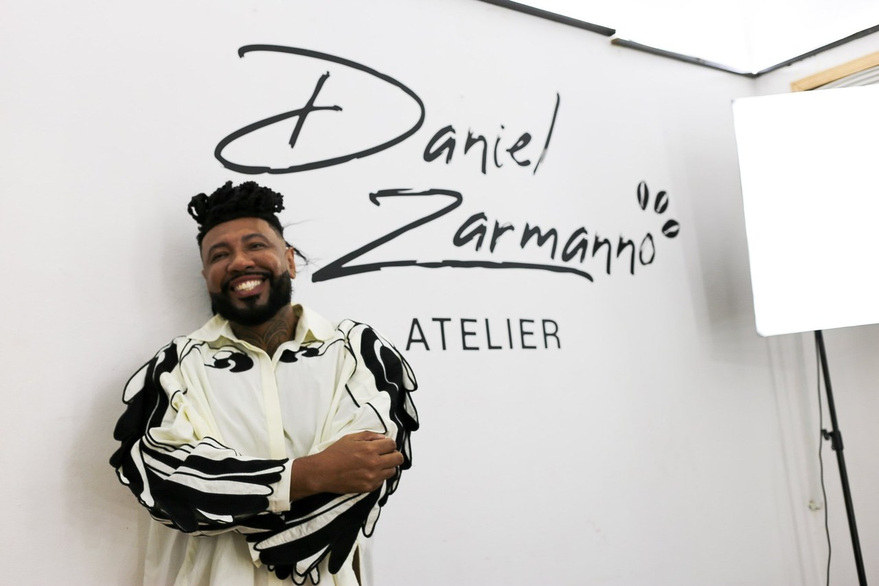 Dentro do ateliê de Daniel Zarmanno, a magia do Carnaval 2027 já acontece