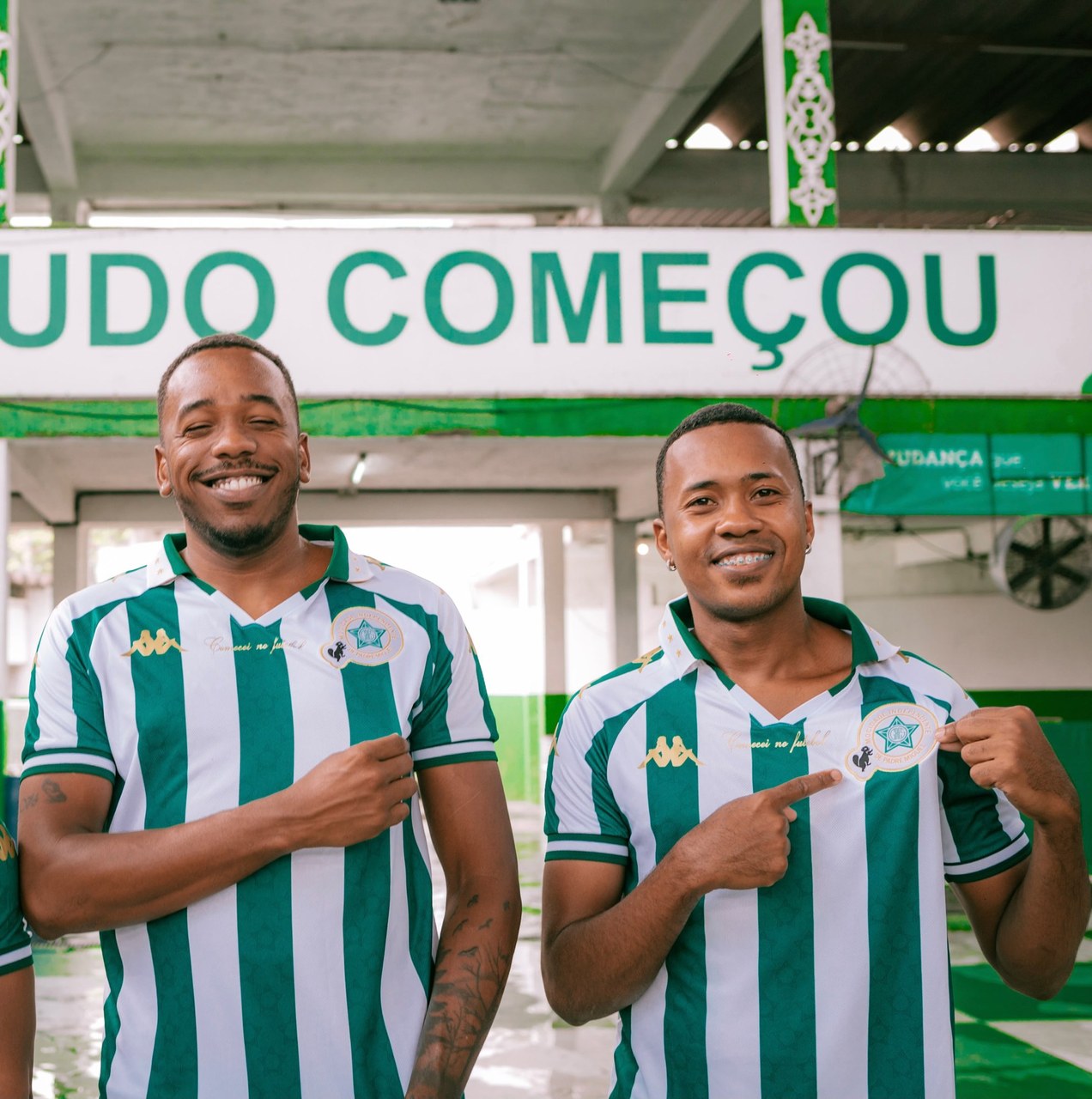 Domingo de samba-enredo e compras na Boutique da Mocidade no Baródromo