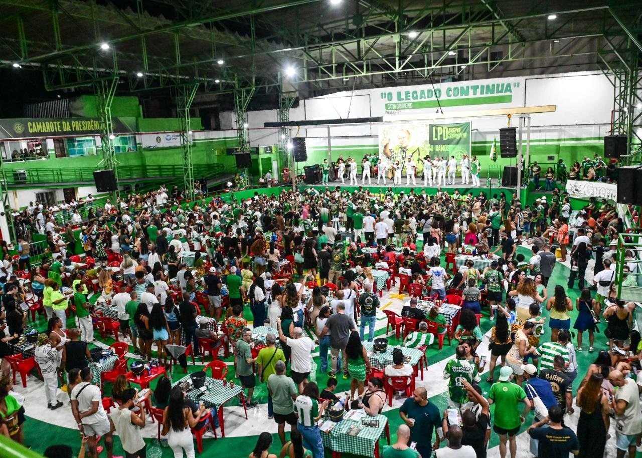 Imperatriz Leopoldinense escolhe seu samba em grande feijoada no sábado