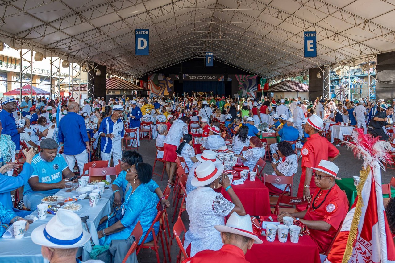 O templo do samba em festa: Cidade do Samba reúne Velhas Guardas de todos os grupos