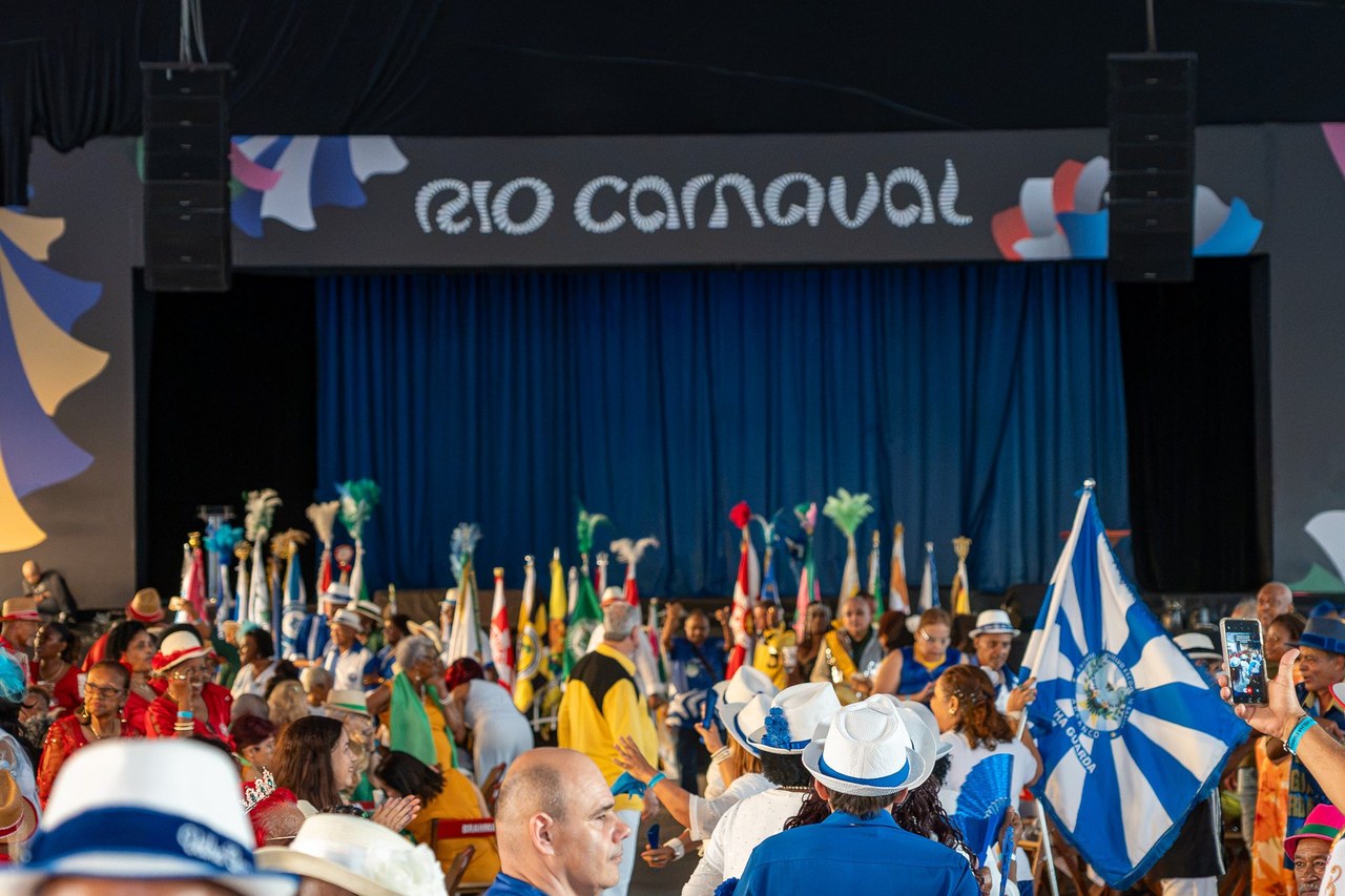 O templo do samba em festa: Cidade do Samba reúne Velhas Guardas de todos os grupos
