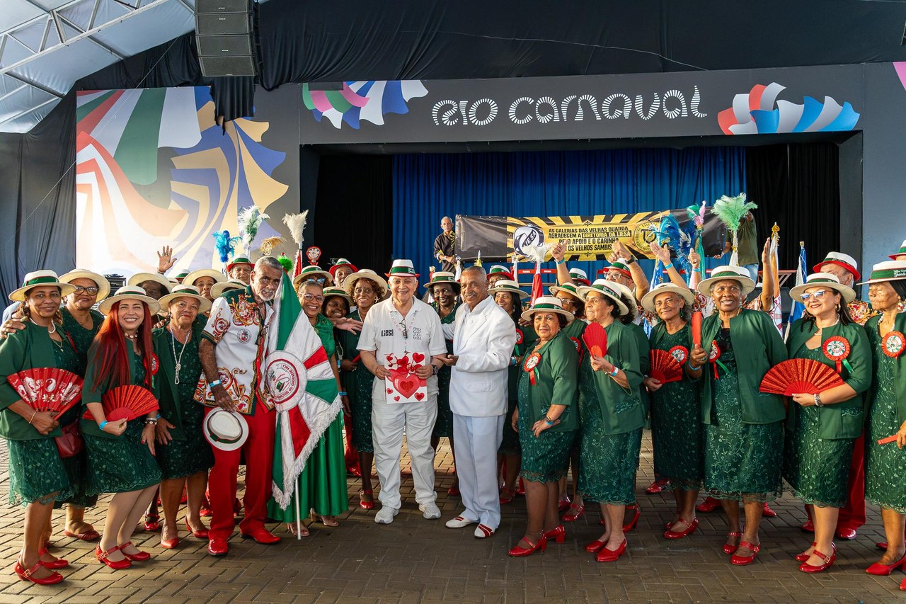 O templo do samba em festa: Cidade do Samba reúne Velhas Guardas de todos os grupos