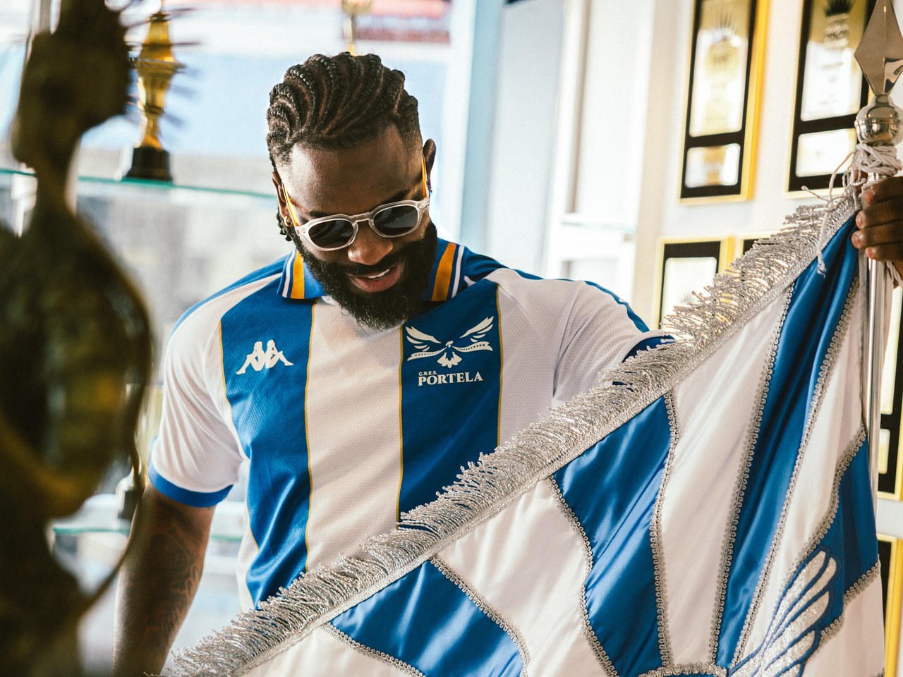 Portela faz festa no Renascença com nova camisa e estreia do samba de 2027