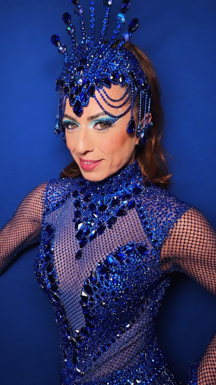 Tatiana Breia brilha como Guardiã do Falcão na final de samba do Arranco